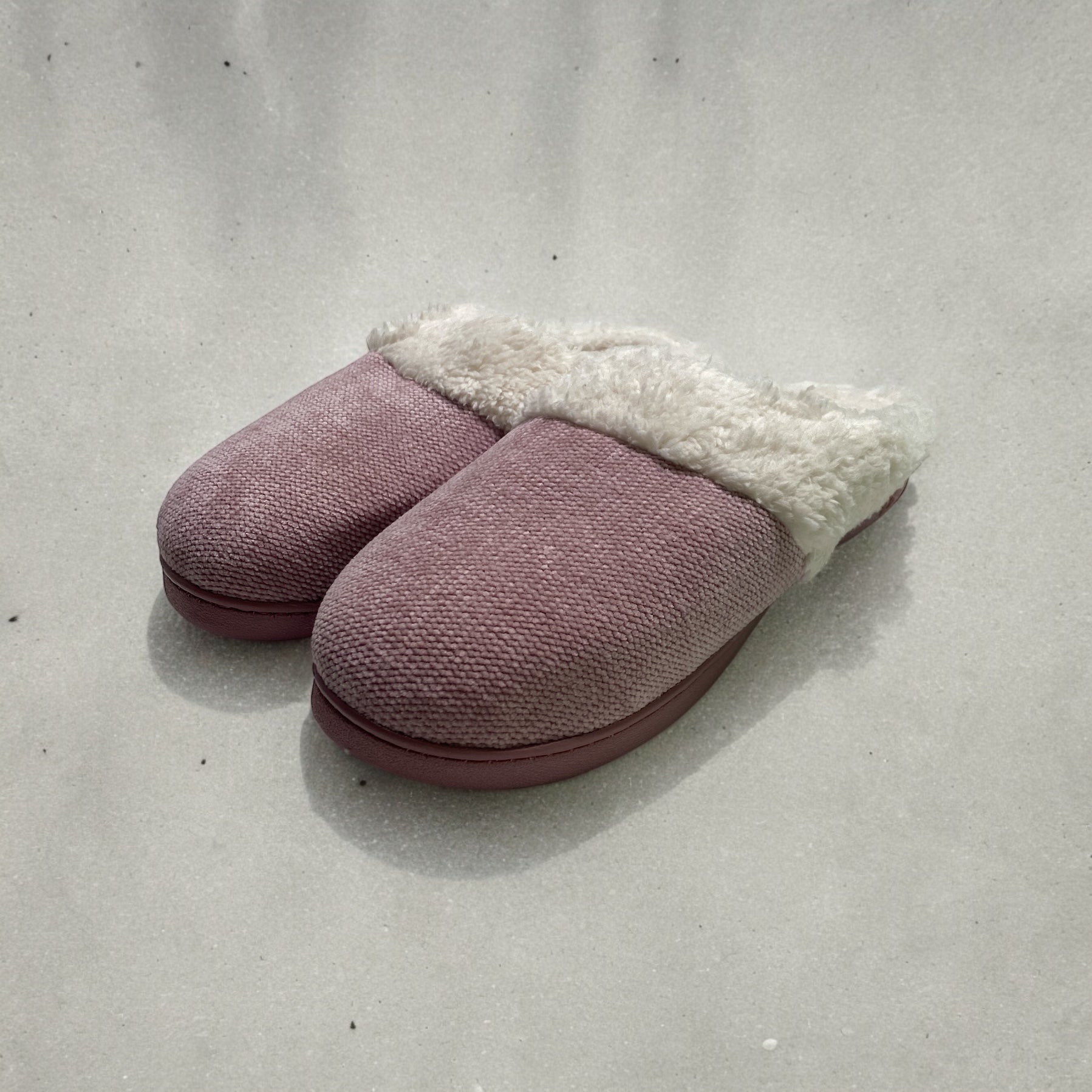 Women's Slippers Lot of 60 pcs.